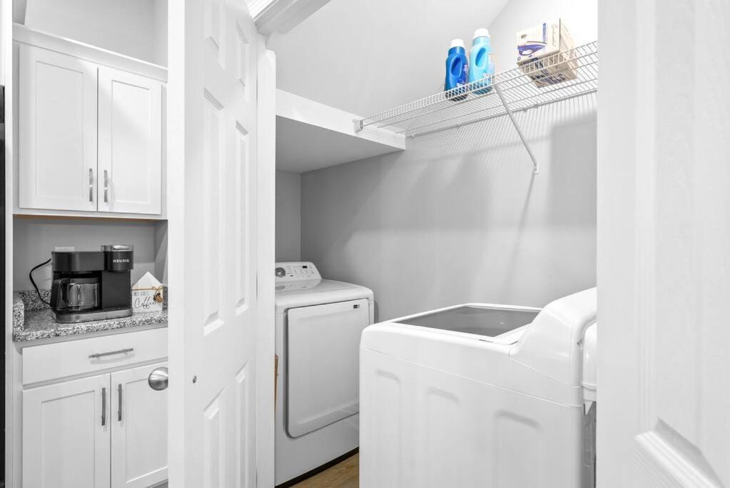 One-Of-A-Kind Smart, Cookie Themed Home For Up To 6 Кларксвил Екстериор снимка