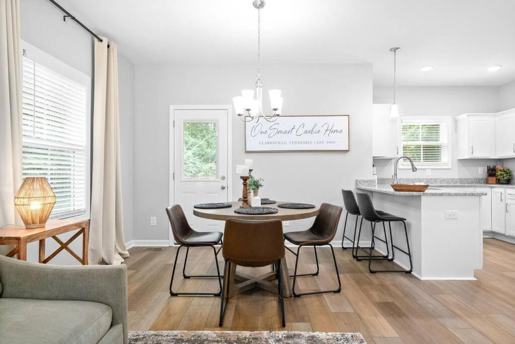 One-Of-A-Kind Smart, Cookie Themed Home For Up To 6 Кларксвил Екстериор снимка